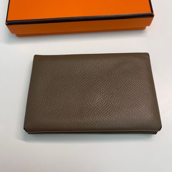 Hermes Calvi card holder in etoupe gray women leather wallet with box - Picture 3 of 16